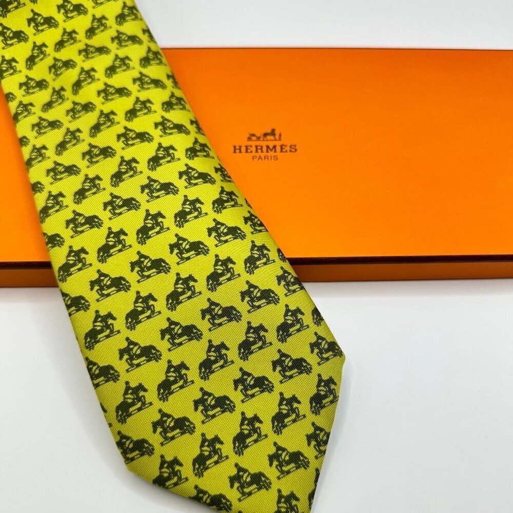 Hermés Paris Men's Vintage‎ Horses Print Yellow Tie 100% Silk
